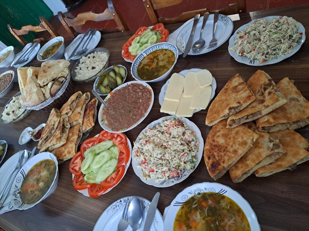 Chvibiani Guesthouse & Bar Ushguli Buitenkant foto