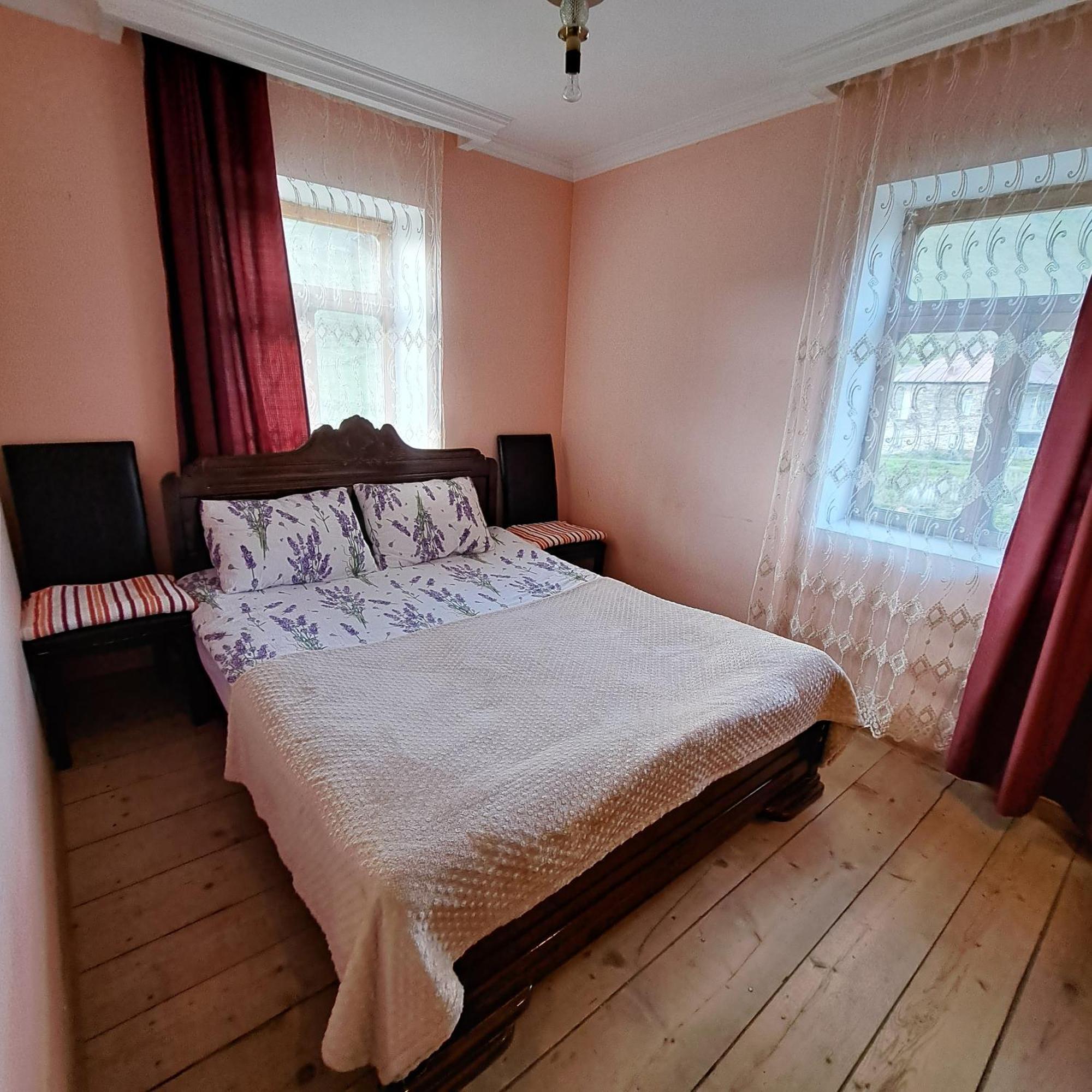 Chvibiani Guesthouse & Bar Ushguli Buitenkant foto
